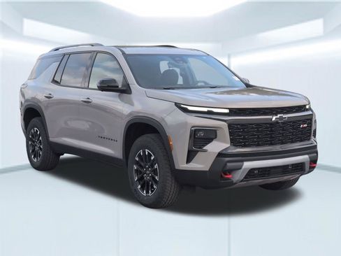 New 2026 Chevrolet Traverse Z71 w/ Driver Confidence Package AWD/4WD image 8