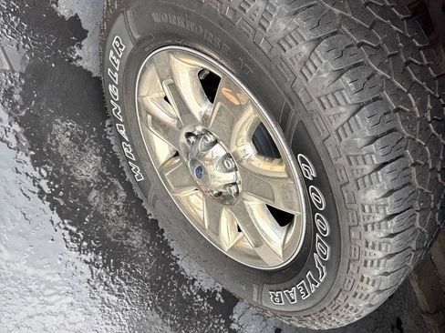 Used 2014 Ford F150 XLT w/ Equipment Group 302A Luxury AWD/4WD image 4