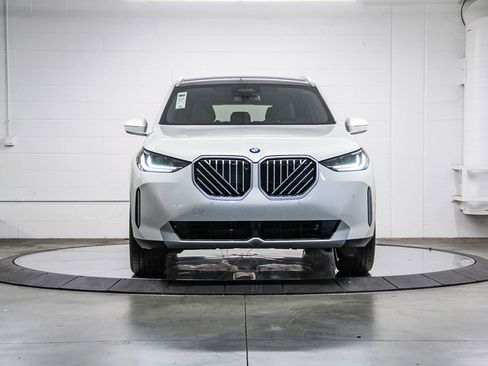 New 2026 BMW X3 xDrive30 w/ Premium Package image 2