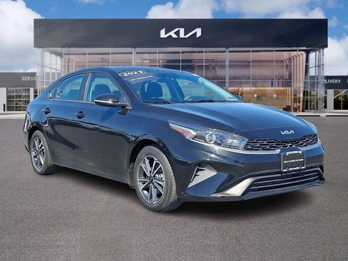 Certified 2023 Kia Forte LXS w/ LXS Technology Package FWD image 1