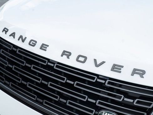Used 2026 Land Rover Range Rover Velar S AWD/4WD image 9