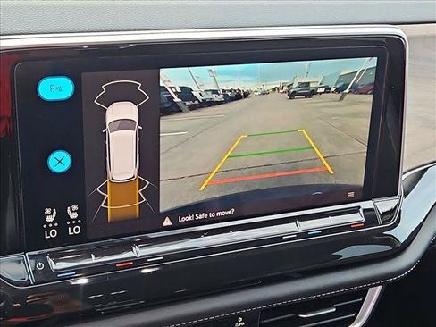 Used 2025 Volkswagen Atlas SE FWD image 13