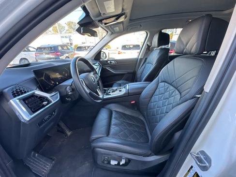 Certified 2023 BMW X7 xDrive40i image 10