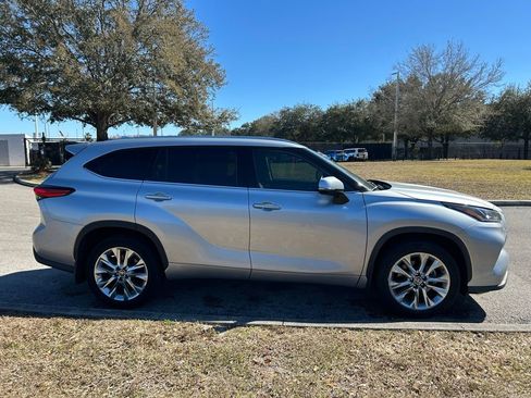 Used 2020 Toyota Highlander Limited image 6