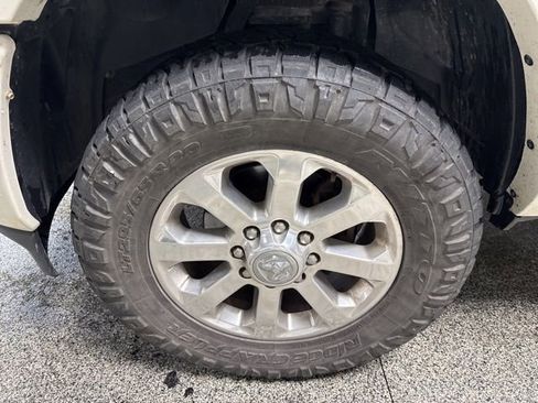 Used 2019 RAM 2500 Laramie AWD/4WD image 3