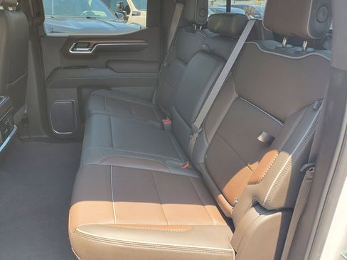 Used 2023 GMC Sierra 1500 Denali w/ Denali Reserve Package AWD/4WD image 11