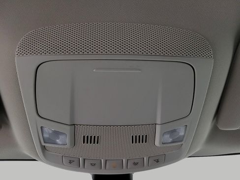 Used 2024 Ford Edge Titanium image 18