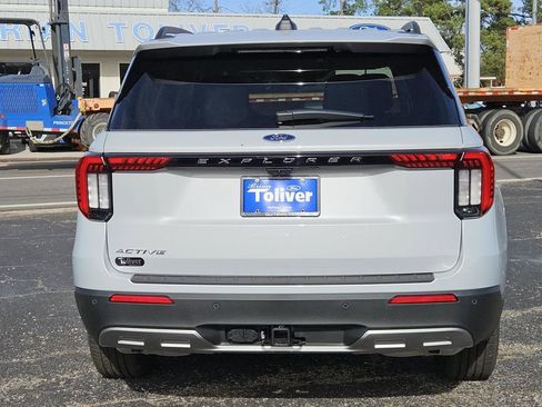 New 2026 Ford Explorer Active w/ Active Comfort Package image 8