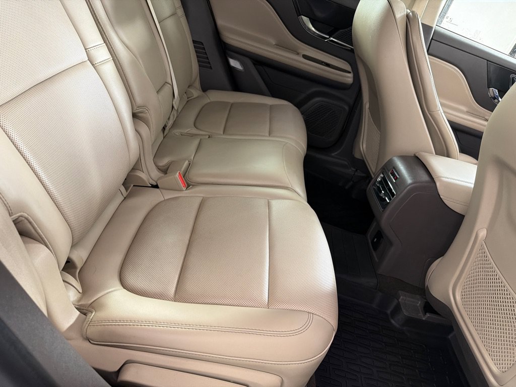 Used 2022 Lincoln Corsair AWD w/ Premium Package image 22