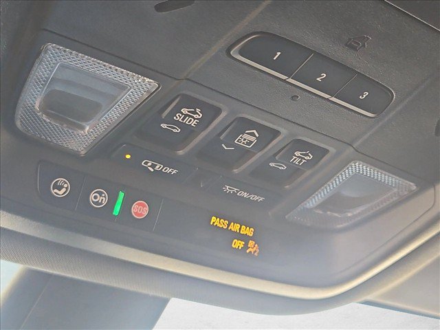 Used 2023 Buick Enclave Avenir w/ Avenir Technology Package AWD/4WD image 22