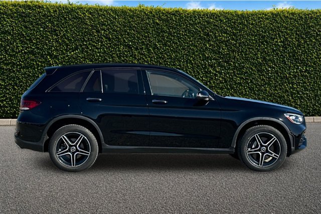 Used 2022 Mercedes-Benz GLC 300 4MATIC image 3
