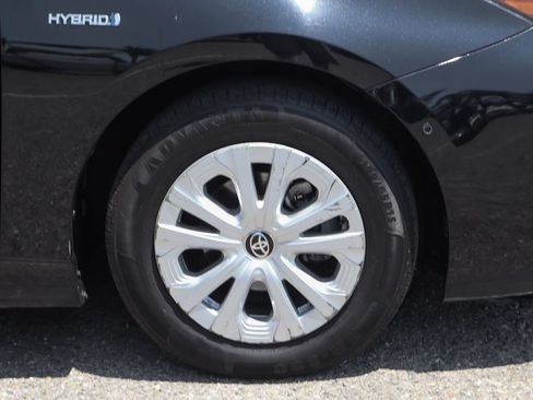 Used 2020 Toyota Prius LE FWD image 44