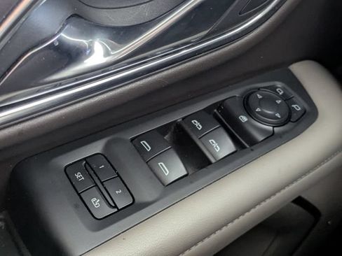 Used 2024 Chevrolet Tahoe LT RWD image 25