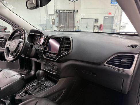 Used 2020 Jeep Cherokee Limited AWD/4WD image 16