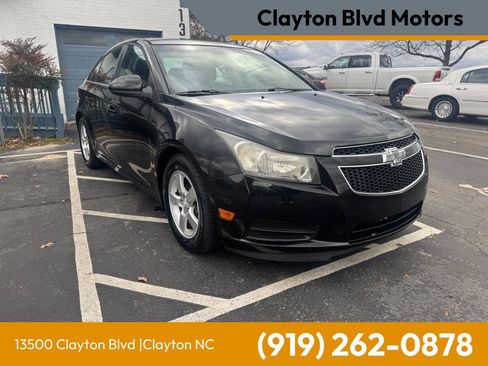 Used 2014 Chevrolet Cruze LT w/ Technology Package FWD image 1