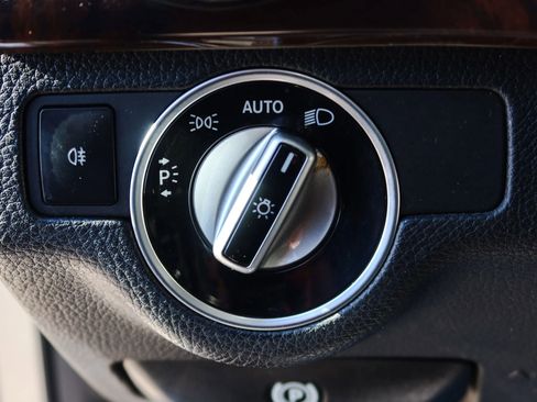 Used 2015 Mercedes-Benz GLK 350 4MATIC w/ Premium 1 Package image 11