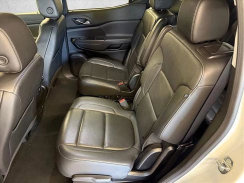 Used 2023 GMC Acadia SLT image 22