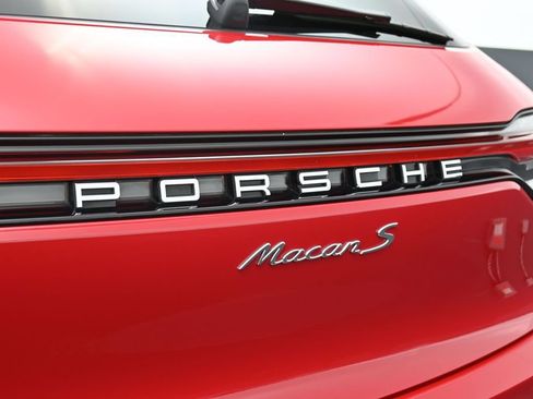 Certified 2022 Porsche Macan S AWD/4WD image 14