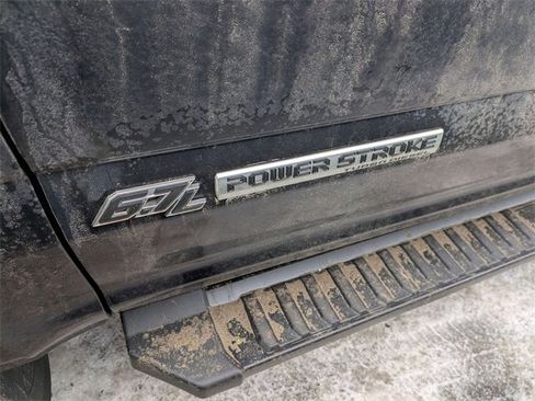 Used 2022 Ford F250 Lariat w/ Black Appearance Package image 10