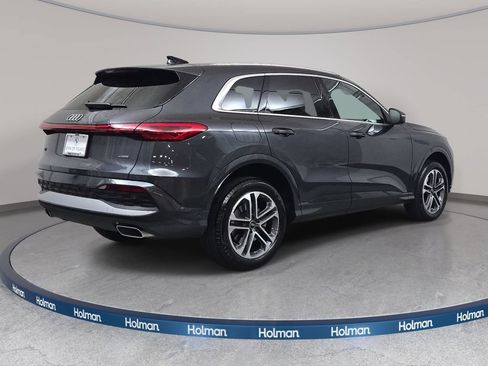 Used 2025 Audi Q5 Premium Plus w/ Premium Plus AWD/4WD image 6