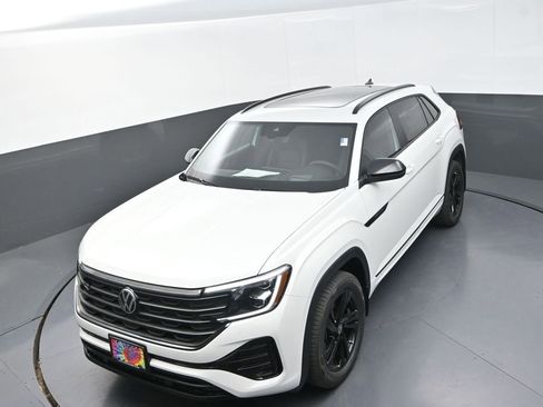 New 2026 Volkswagen Atlas Cross Sport SEL R-Line image 15