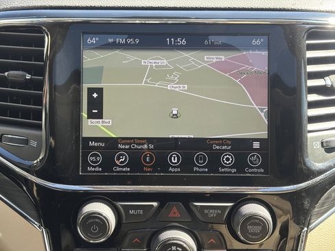 Used 2020 Jeep Grand Cherokee Limited image 16