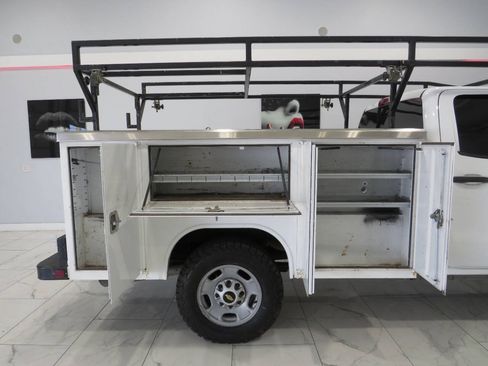 Used 2019 Chevrolet Silverado 2500 W/T w/ WT Convenience Package RWD image 3
