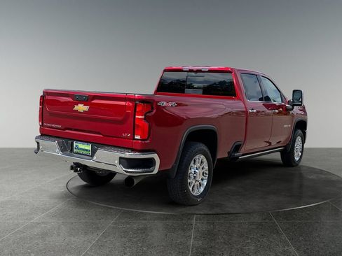 Used 2025 Chevrolet Silverado 2500 LTZ w/ LTZ Convenience Package AWD/4WD image 9