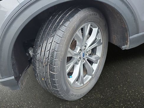 Used 2022 Ford Explorer Limited image 38