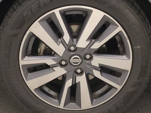 Used 2020 Nissan Versa SV image 31