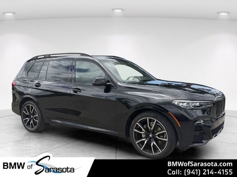 Used 2022 BMW X7 xDrive40i w/ M Sport Package AWD/4WD image 1