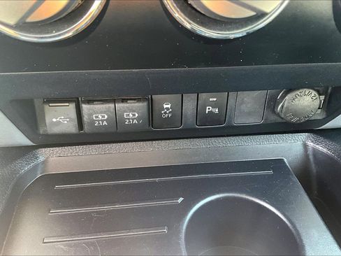 Used 2020 Toyota Tundra SR5 w/ SR5 Convenience Package image 29