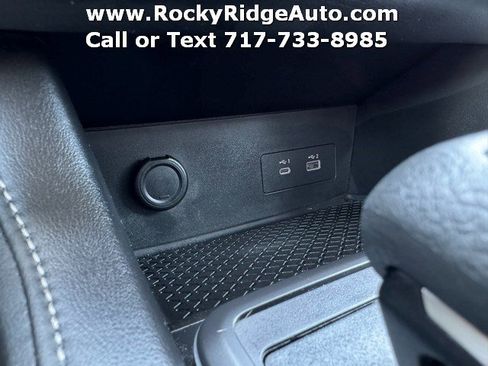 Used 2024 Nissan Pathfinder S AWD/4WD image 17