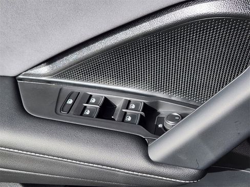 New 2026 Volkswagen Tiguan SE R-Line image 4