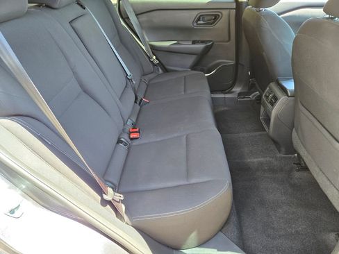 Used 2024 Nissan Rogue S AWD/4WD image 18