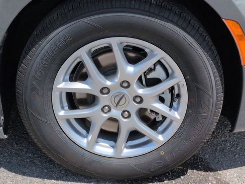 Used 2022 Chrysler Pacifica Touring-L FWD image 11