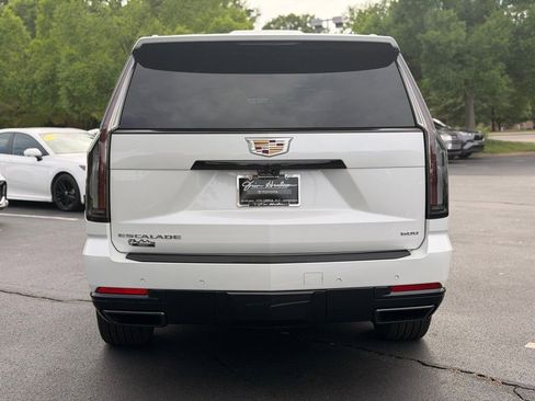 Used 2025 Cadillac Escalade Sport w/ Touring Package AWD/4WD image 14
