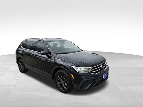 Used 2022 Volkswagen Tiguan SE AWD/4WD image 3