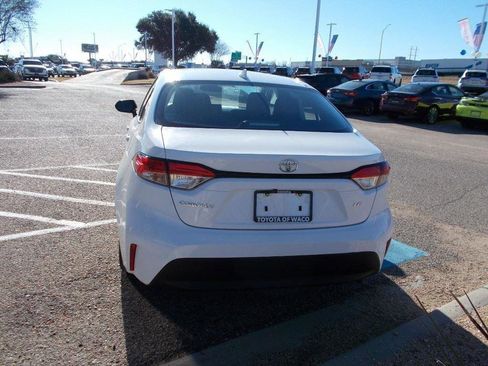 Used 2025 Toyota Corolla LE image 4