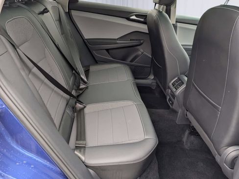 Used 2022 Volkswagen Taos SE image 10