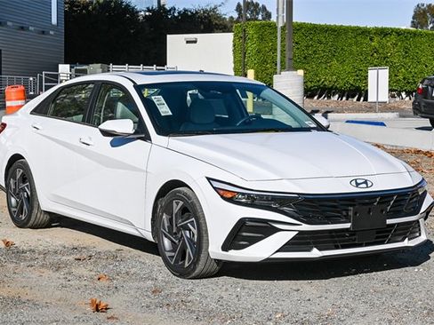 New 2026 Hyundai Elantra Limited image 3