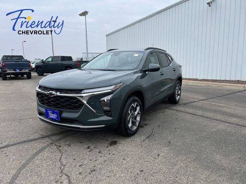 New 2026 Chevrolet Trax LT w/ LT Convenience Package FWD image 1