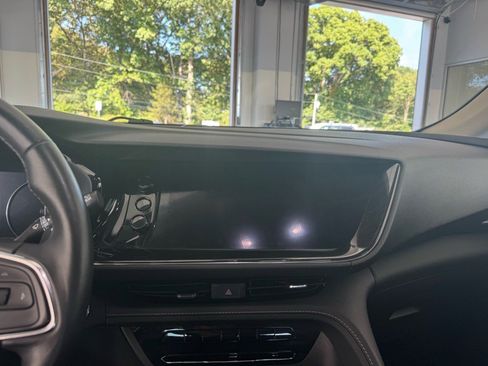 Used 2023 Buick Envision Preferred image 21