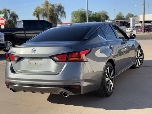 Used 2020 Nissan Altima 2.5 SL FWD image 14