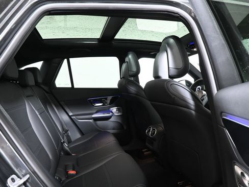 Used 2026 Mercedes-Benz GLC 300 4MATIC image 19