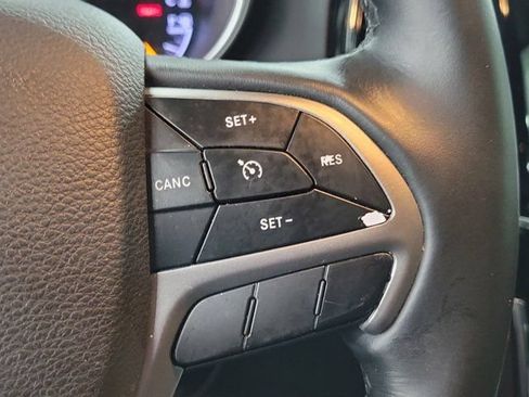Used 2019 Jeep Grand Cherokee Altitude RWD image 27