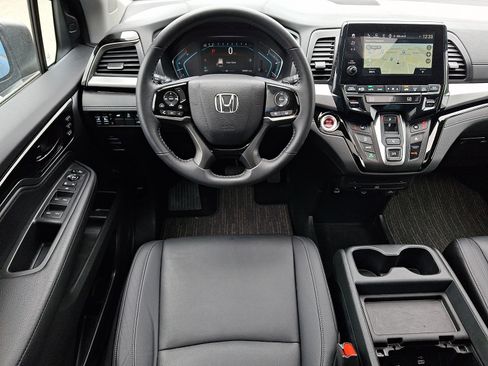 Used 2023 Honda Odyssey Touring image 16
