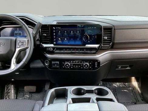 Used 2024 Chevrolet Silverado 1500 RST w/ Z71 Off-Road Package AWD/4WD image 9