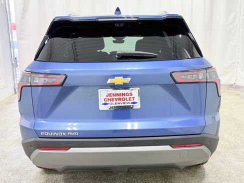 Used 2025 Chevrolet Equinox LT w/ Convenience Package II image 7