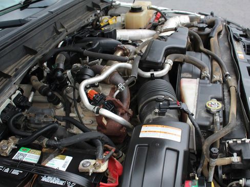Used 2016 Ford F550 4x4 Regular Cab Super Duty image 29